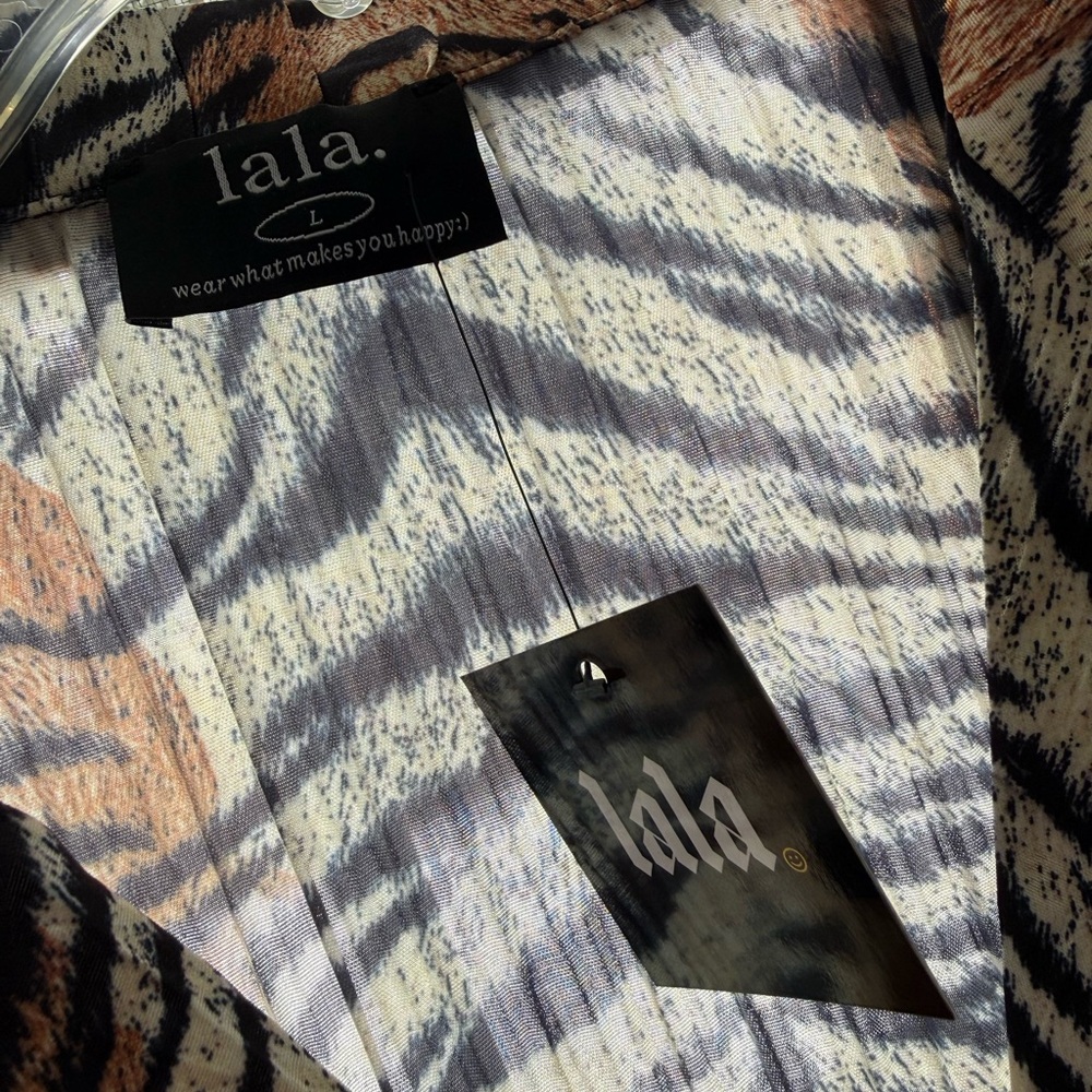 Dressed in Lala - Long Sleeve Plissé Top & Pants Set in Tiger 🐅 - Picture 2 of 3